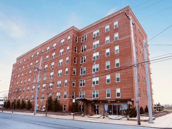 560 W Broadway 3H, Long Beach NY 11561