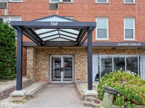 560 W Broadway 3H, Long Beach NY 11561