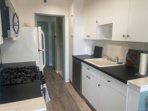 560 W Broadway 3H, Long Beach NY 11561