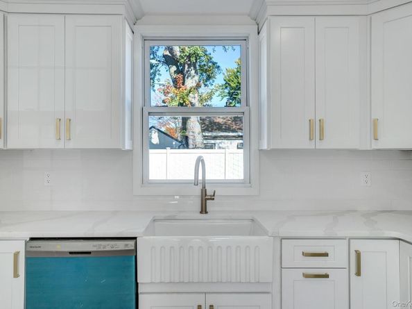 23 Chase Lane, Levittown NY 11756