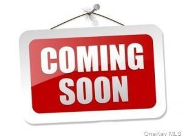 23 Chase Lane, Levittown NY 11756