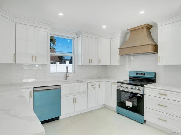 23 Chase Lane, Levittown NY 11756