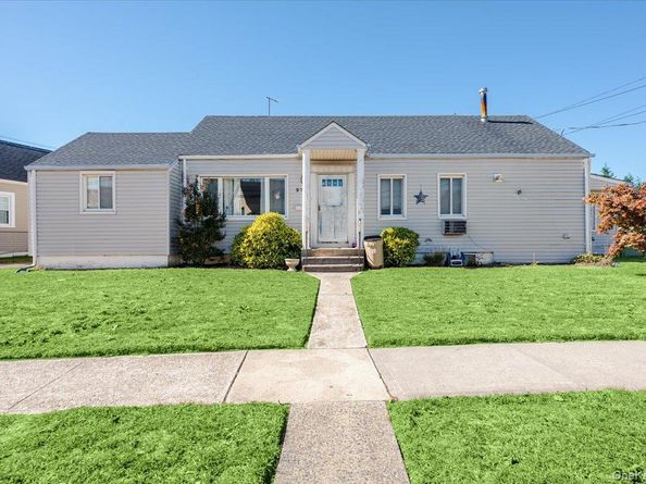 27 Hewlett Point Avenue, East Rockaway NY 11518