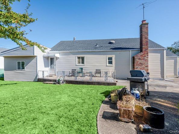 27 Hewlett Point Avenue, East Rockaway NY 11518