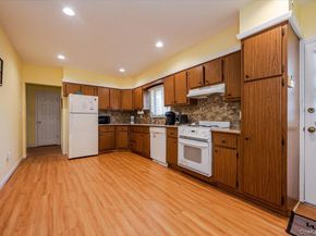 27 Hewlett Point Avenue, East Rockaway NY 11518