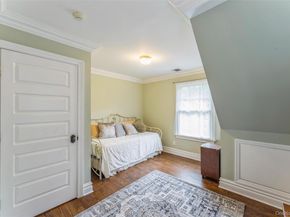 15 Ridge Road, Glen Cove NY 11542