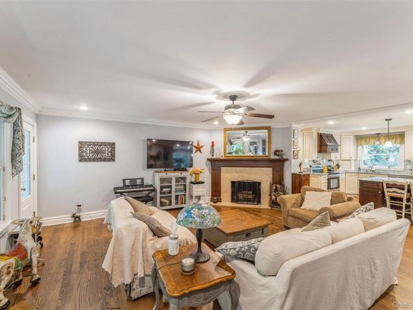 15 Ridge Road, Glen Cove NY 11542