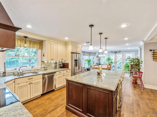 15 Ridge Road, Glen Cove NY 11542