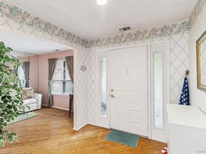 3 Timber Ridge Drive, Holbrook NY 11741