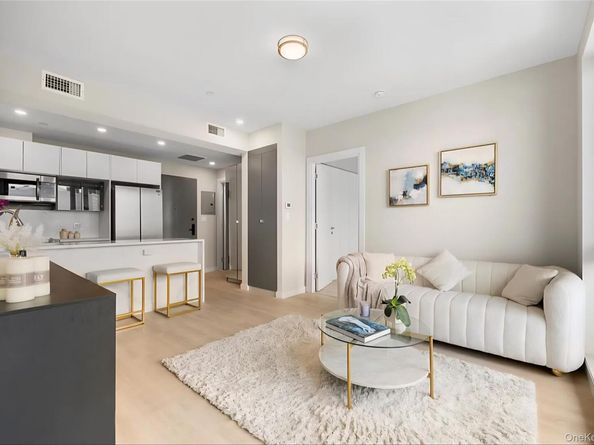 13243 Metropolitan Avenue 3E, Richmond Hill NY 11418