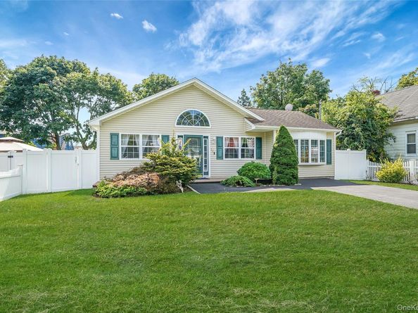 12 Edwin Street, Bay Shore NY 11706