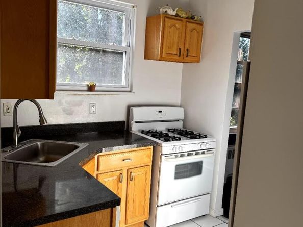 285 Central Avenue D6, Lawrence NY 11559
