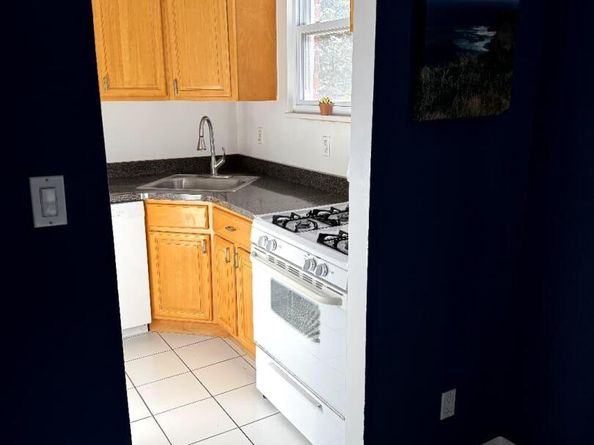 285 Central Avenue D6, Lawrence NY 11559