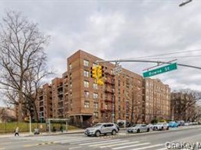 14105 Northern Blvd 3E, Flushing NY 11354