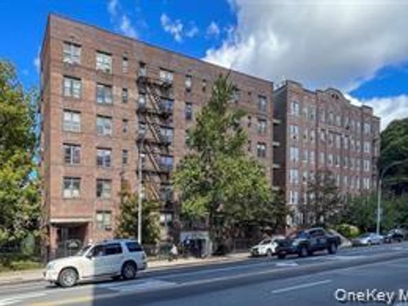 14105 Northern Blvd 3E, Flushing NY 11354