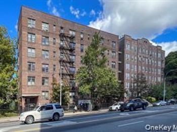 14105 Northern Blvd