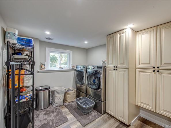 10 Dewey Road, Commack NY 11725