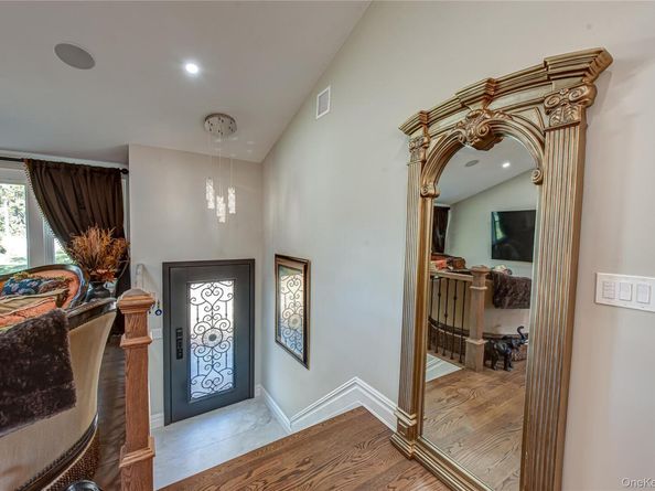 10 Dewey Road, Commack NY 11725