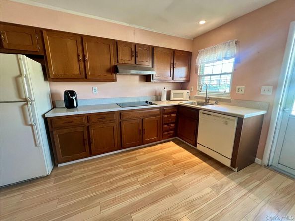 65A Enfield Court A, Ridge NY 11961