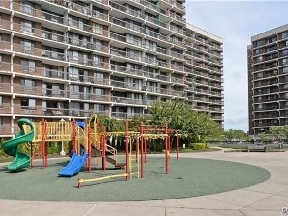 152-18 Union Turnpike 8 F, Flushing NY 11367