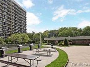 152-18 Union Turnpike 8 F, Flushing NY 11367