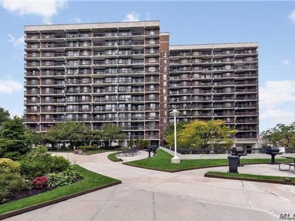 152-18 Union Turnpike 8 F, Flushing NY 11367