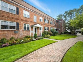 51 Lincoln Avenue D21, Rockville Centre NY 11570