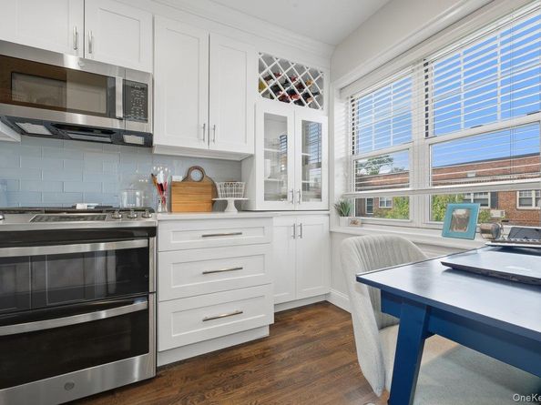 51 Lincoln Avenue D21, Rockville Centre NY 11570