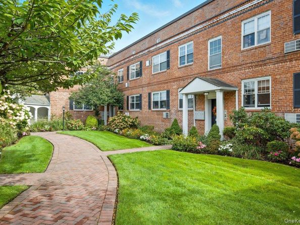 51 Lincoln Avenue D21, Rockville Centre NY 11570