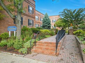 51 Lincoln Avenue D21, Rockville Centre NY 11570