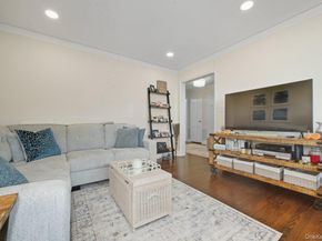 51 Lincoln Avenue D21, Rockville Centre NY 11570