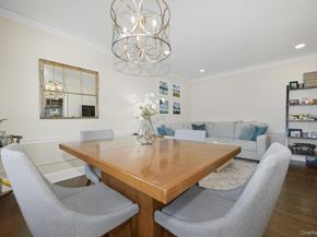 51 Lincoln Avenue D21, Rockville Centre NY 11570