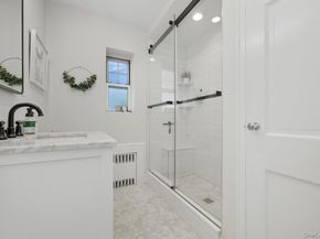 51 Lincoln Avenue D21, Rockville Centre NY 11570
