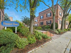 51 Lincoln Avenue D21, Rockville Centre NY 11570