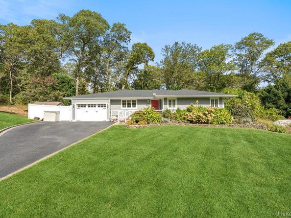 63 Ridge Drive, Plainview NY 11803