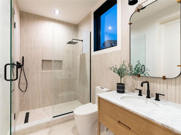 487 Davie Street, Westbury NY 11590