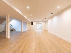 487 Davie Street, Westbury NY 11590