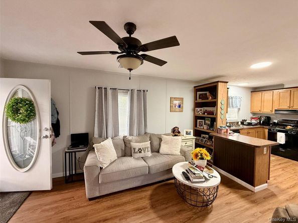 37 Hubbard Avenue 95, Riverhead NY 11901
