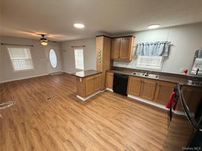 37 Hubbard Avenue 95, Riverhead NY 11901