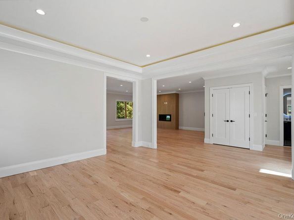 51 Netz Place, Albertson NY 11507