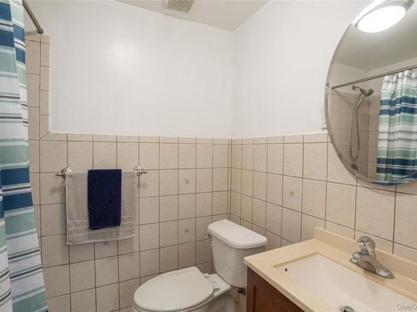 955 E 212th Street, Bronx NY 10469