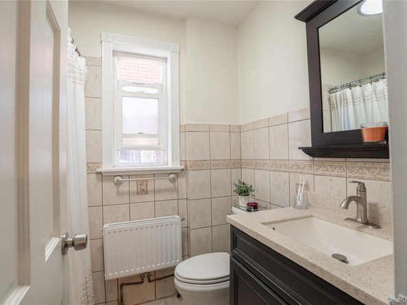 955 E 212th Street, Bronx NY 10469