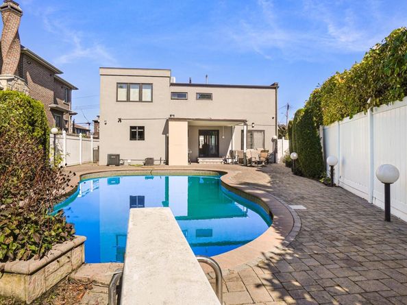 14962 Powells Cove Boulevard, Whitestone NY 11357