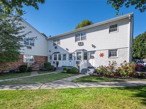 2319 Wilshire Lane B19, Oakdale NY 11769