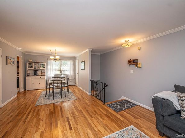 2319 Wilshire Lane B19, Oakdale NY 11769