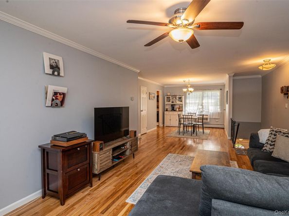 2319 Wilshire Lane B19, Oakdale NY 11769