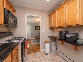 2319 Wilshire Lane B19, Oakdale NY 11769