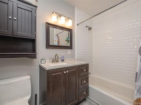 2319 Wilshire Lane B19, Oakdale NY 11769