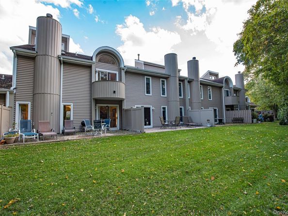 45 Kristin Lane, Hauppauge NY 11788