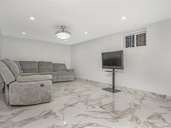 206-15 Richland Avenue, Hollis Hills NY 11364